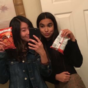 Meet your Posher, Rraya